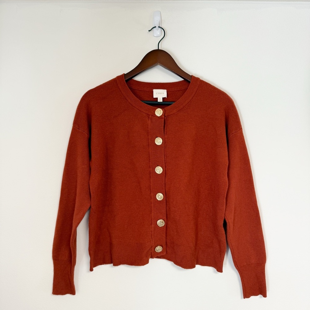 CYRUS | Button Cardigan